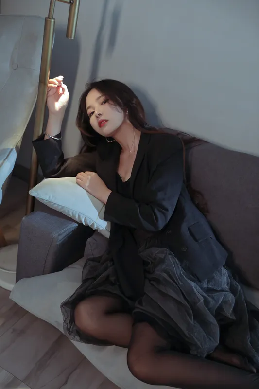 黑色御姐风格大象 - 白茶清欢